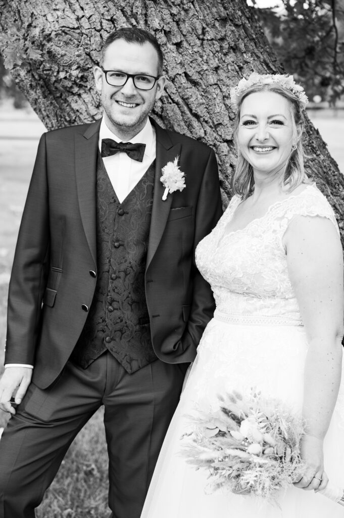 Fotoshooting in schwarz weiß
meine Hochzeitsfotografin Brautpaar Fotoshooting Reportagebegleitung Hochzeitsfotograf