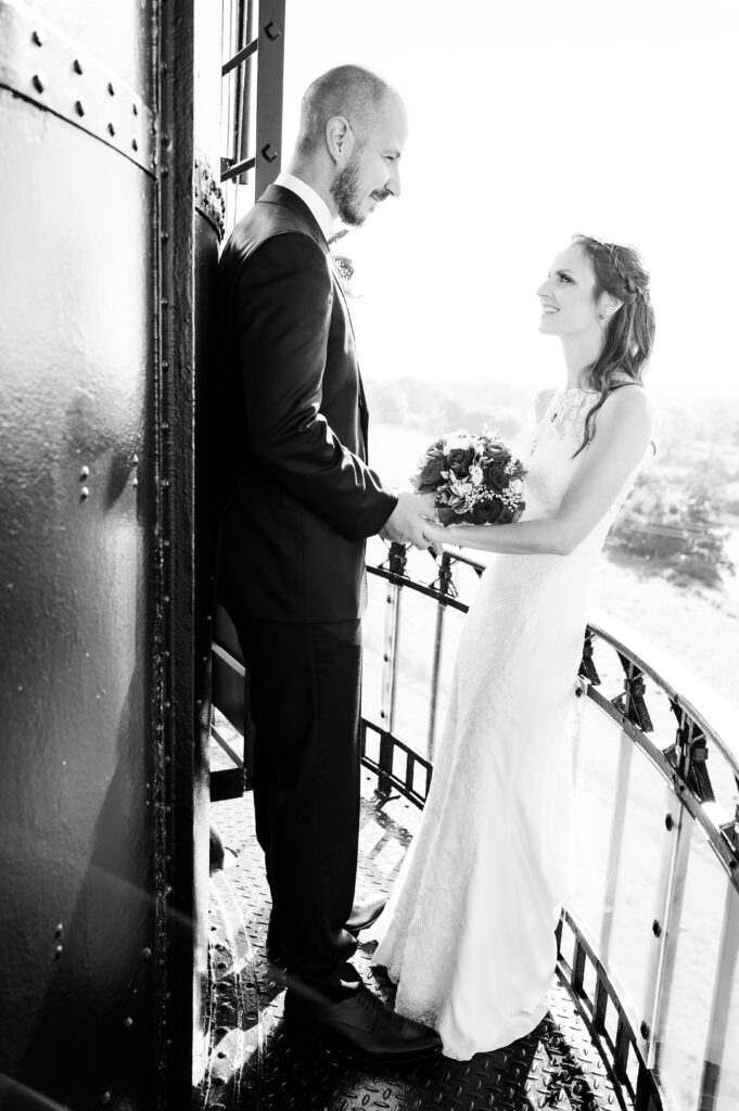 SW auf dem Leuchtturm
Hochzeitsfotograf Brautpaar Fotoshooting meine Hochzeitsfotografin