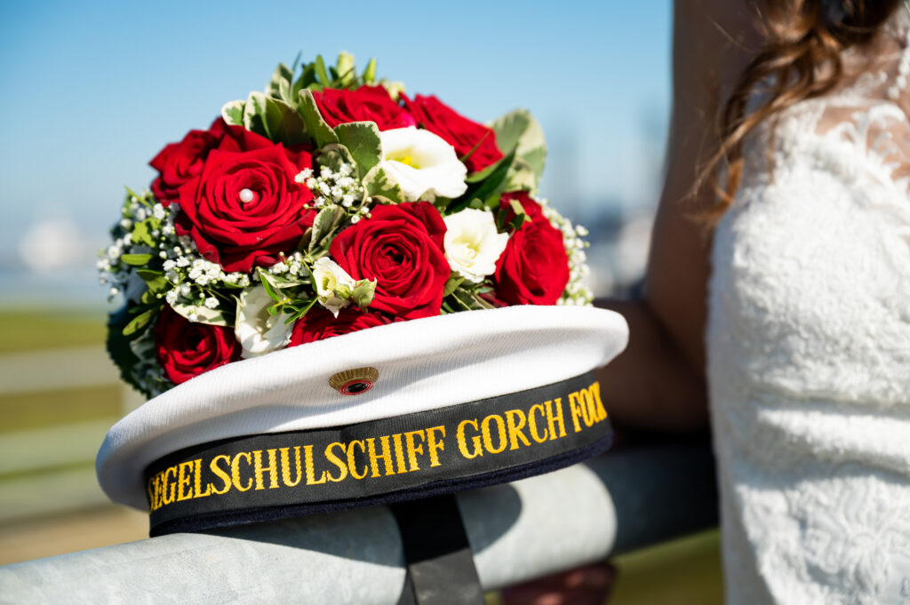 Hochzeitsfotograf Brautpaar Fotoshooting meine Hochzeitsfotografin
Segelschulschiff Gosch Fock 